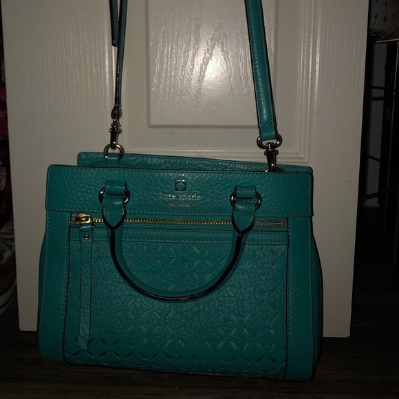 Kate spade purse EUC - Picture 2 of 3